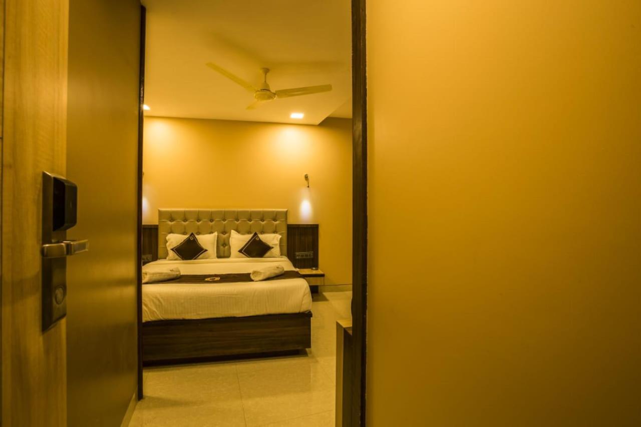 Hotel Golden Crown Bombay Eksteriør billede